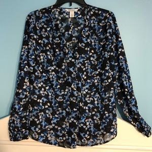 White house black market V-neck tunic